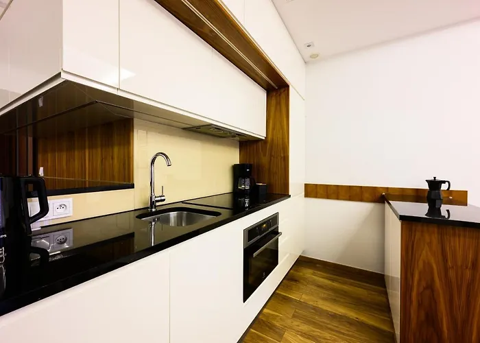 Native Masarska 8/5 شقة