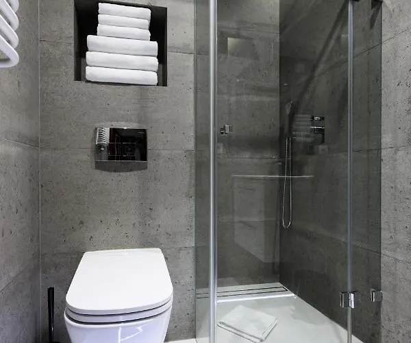 Native Masarska 8/5 شقة *